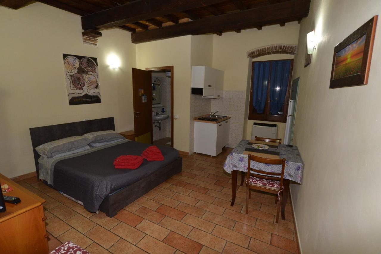 Via Della Posterna Appartement Spoleto Buitenkant foto