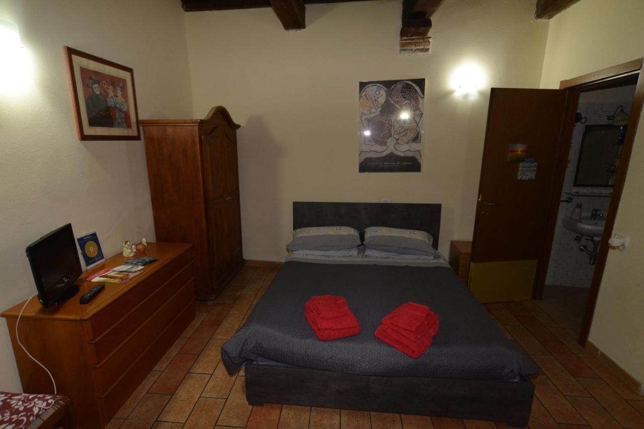 Via Della Posterna Appartement Spoleto Buitenkant foto