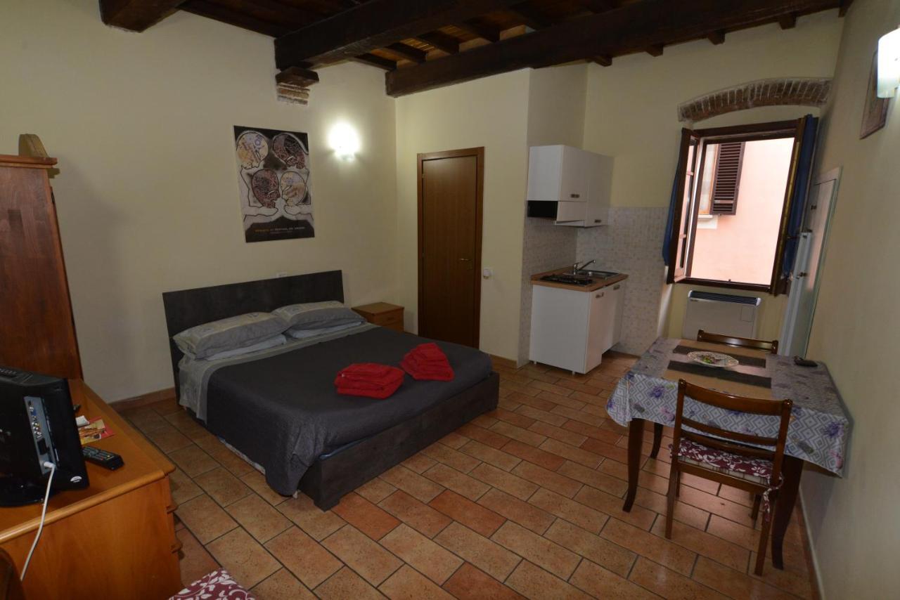 Via Della Posterna Appartement Spoleto Buitenkant foto