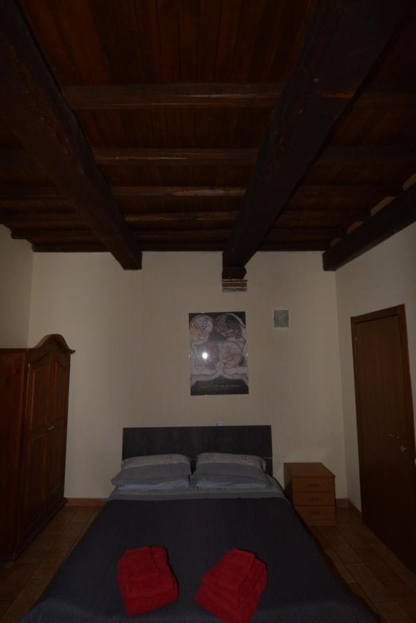 Via Della Posterna Appartement Spoleto Buitenkant foto