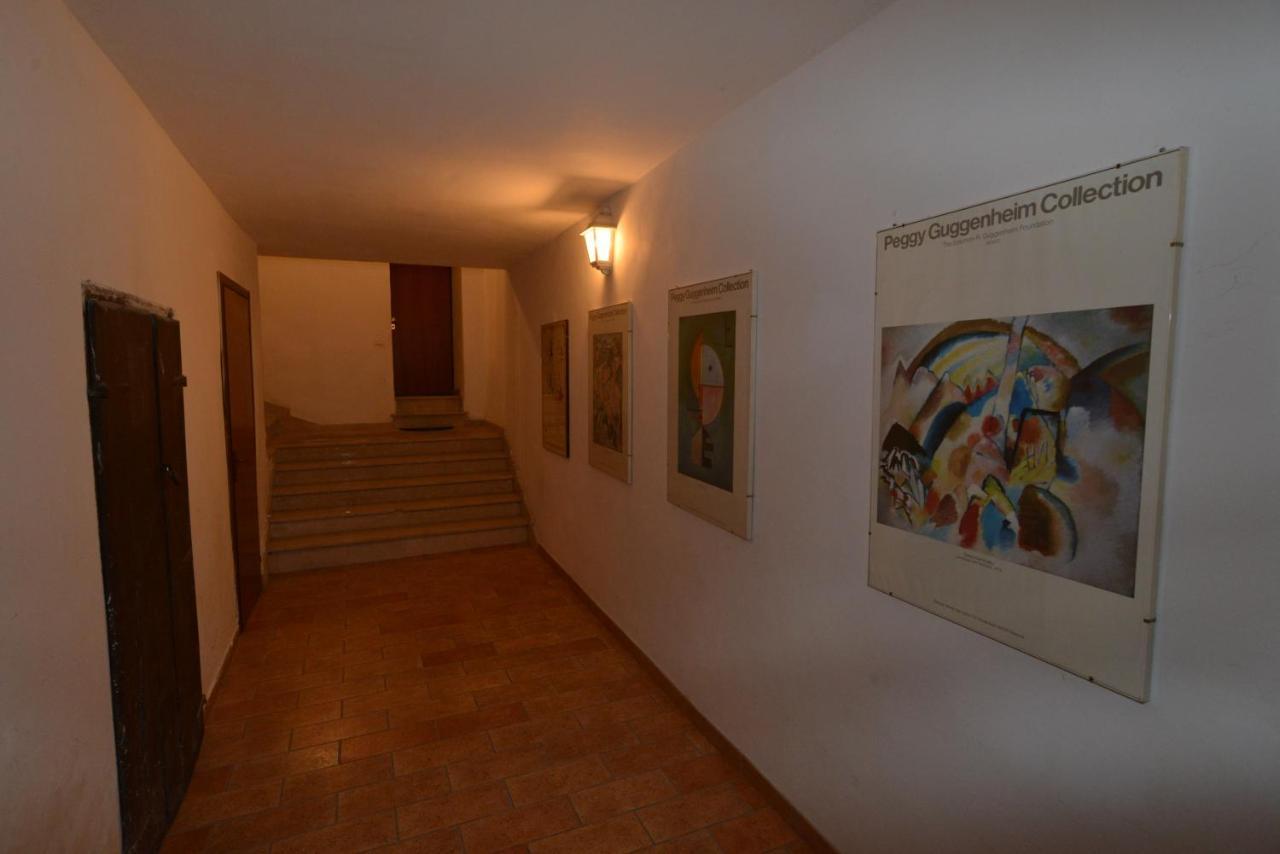 Via Della Posterna Appartement Spoleto Buitenkant foto