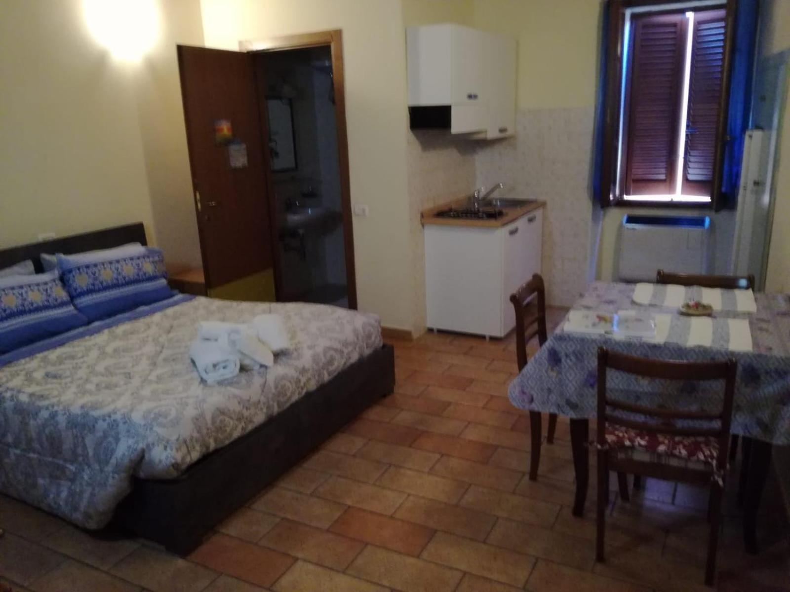 Via Della Posterna Appartement Spoleto Buitenkant foto