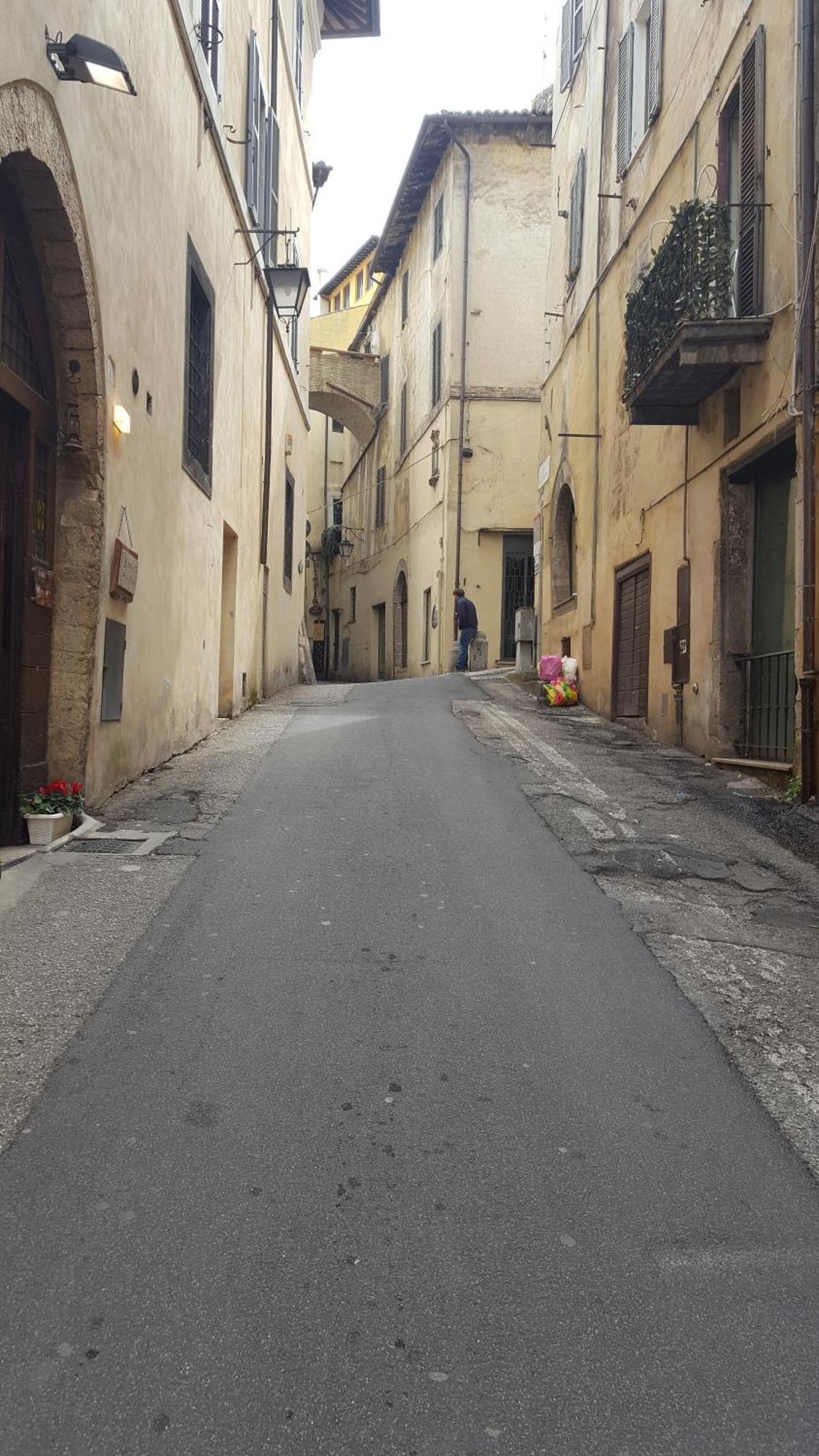 Via Della Posterna Appartement Spoleto Buitenkant foto