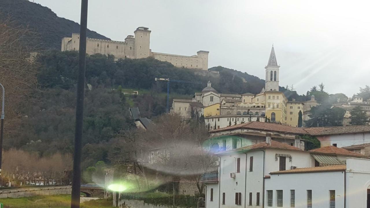 Via Della Posterna Appartement Spoleto Buitenkant foto
