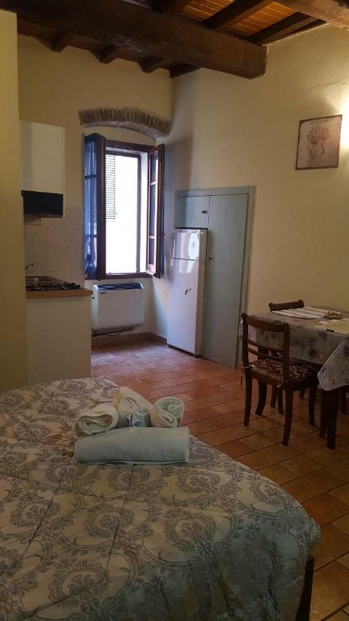 Via Della Posterna Appartement Spoleto Buitenkant foto